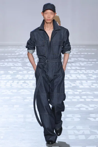 Look 15